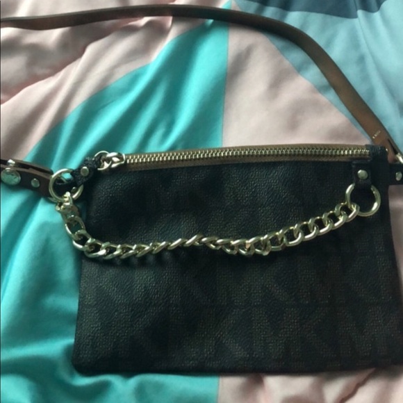 small MK pouch - Picture 2 of 3